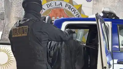 Un control policial terminó con tres detenidos y 190 gramos de marihuana en Villa María