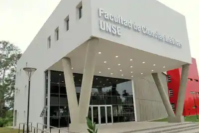 La UNSE celebró el egreso de 15 nuevos médicos: el emotivo momento que marcó el cierre de una etapa