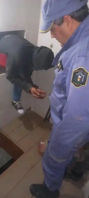 Se escondió en el altillo: el insólito escondite que eligió un ladrón en Resistencia