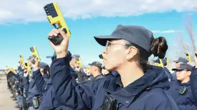 Neuquén ya tiene sus primeros operadores de Taser: cuándo empiezan a patrullar las calles