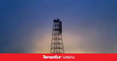 Punta Loyola vuelve a operar de noche: el puerto que estuvo 30 años a oscuras