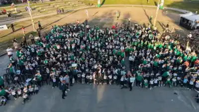 El emotivo juramento de 700 pequeños que prometieron cuidar el planeta en Corrientes