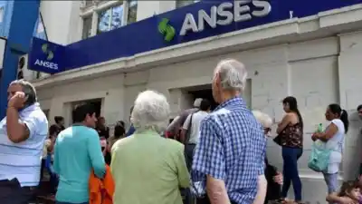 El drama de los jubilados que alquilan: el 44% debe seguir trabajando para pagar un techo