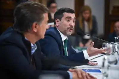 El senador Coto destapó la contradicción fueguina: autorizaron al buque británico y luego lo repudiaron
