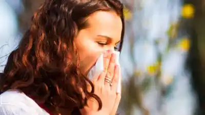 Estornudos y picazón: cómo prevenir las alergias que trae la primavera
