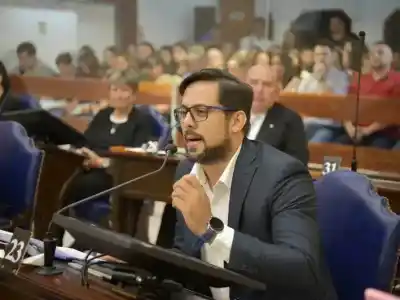 La cláusula que incomoda a la oposición: Vera salió al cruce y aseguró que la reforma constitucional es válida