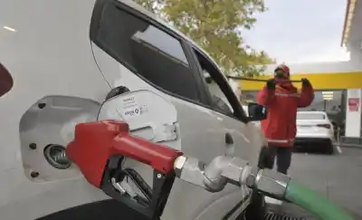 Las ventas de combustibles se derrumban: qué provincias resisten la caída