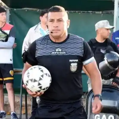 El domingo arranca el sueño del ascenso: las ternas arbitrales que nadie esperaba