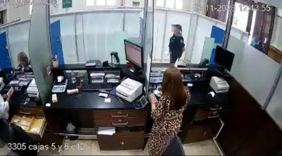 El truco de los $30.000 que nadie vio: dos cajeros de Banco Nación bajo la lupa