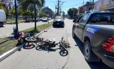 Choque en Bella Vista: una jubilada terminó con un grave traumatismo tras el impacto con una moto