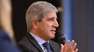 El plan de Caputo para que 18.000 familias accedan a su casa propia: cómo funciona