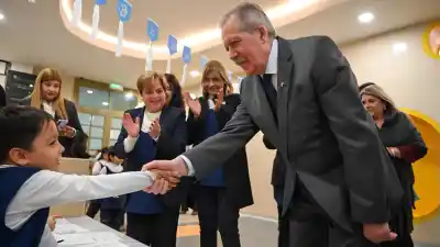 El gobernador Suárez recorre el interior y habilita cuatro obras escolares en un solo día