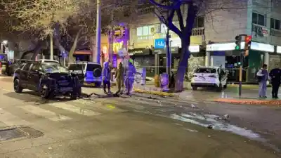 Choque fatal en el centro mendocino: una mujer perdió la vida y cuatro resultaron heridos