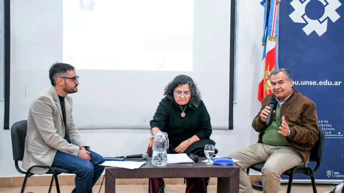 Conversatorio sobre Educación y nuevas tecnologías en la UNSE