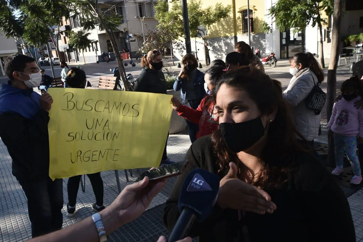 trabajadores-limpieza-escuelas-sur-tucumano-protestaron-concepcion-891353-153330.jpeg