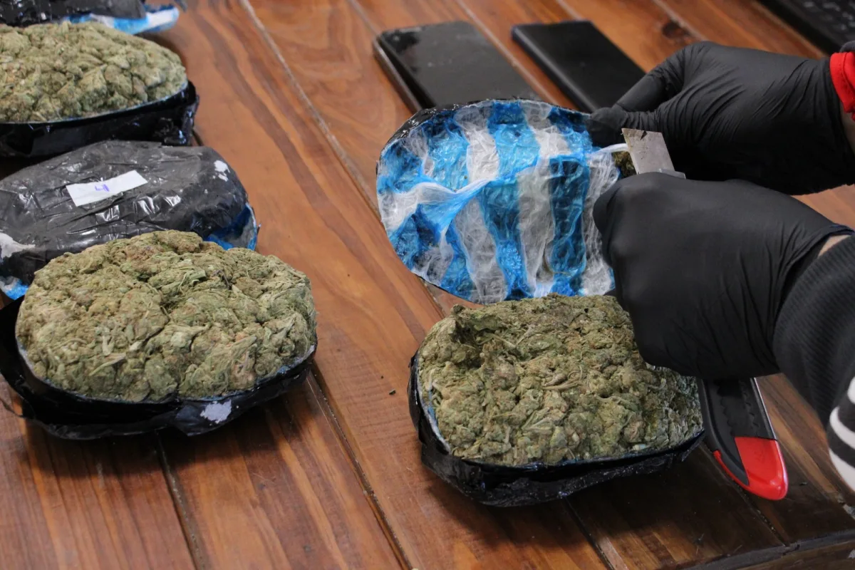 esc_71-_aguilares-_1_kilo_marihuana_3.jpeg