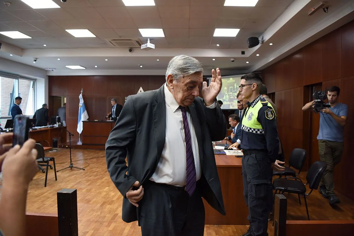 final-de-la-declaracin-tras-responder-preguntas-sobre-lo-sucedido-paulina-lebbos-se-cubre-ojos-ganado-emocion-1127724-230608.jpg