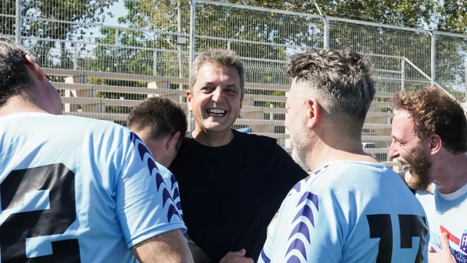 Massa se mostró en un partido de fútbol con intendentes peronistas y agitó versiones de una candidatura