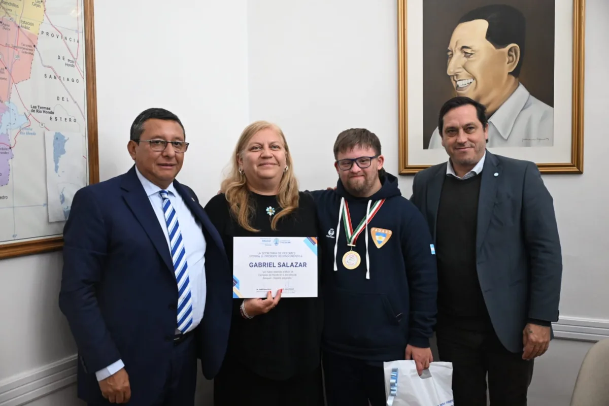 Foto grupal del reconocimiento