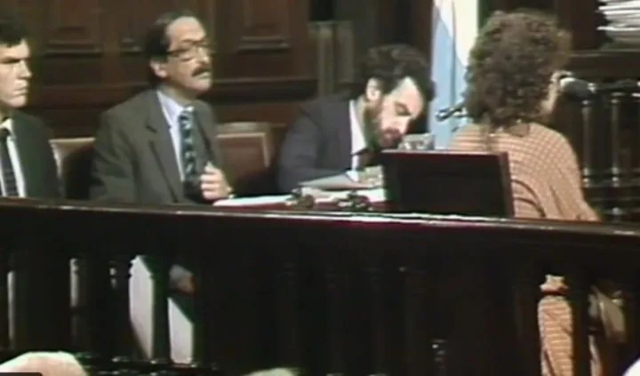 Lila Pastoriza en su declaración en el juicio a las Juntas, en 1985.