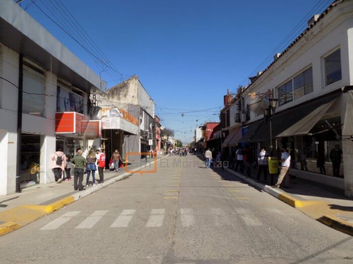 AGASAJAR A MAMA - FERIADO LARGO - COMERCIO EN MONTEROS