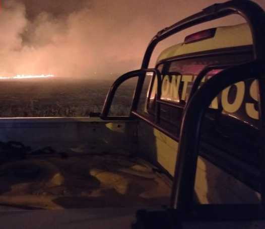 Una quema en Monteros puso en riesgo a transeúntes de la ruta 38