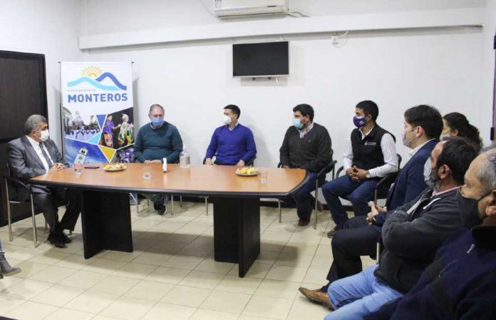 Monteros seleccionado para ayudar a los pequeños productores