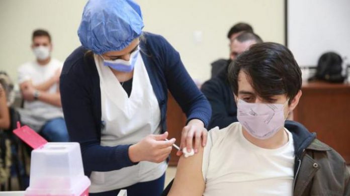 Advertencia sanitaria: los jóvenes que han cumplido los 18 años pueden vacunarse