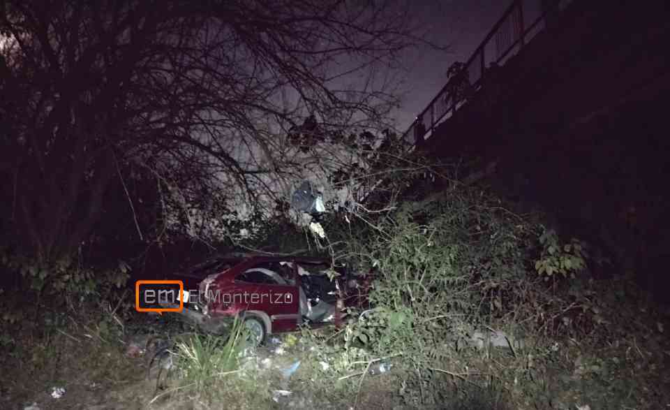 Un menor de 17 años cayó del puente del río Mandolo con su auto en Monteros