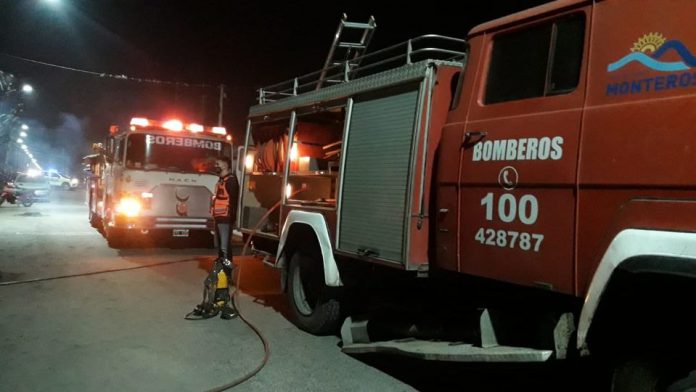 Se prendió fuego una casa en Monteros e investigan si fue intencional (VIDEO)