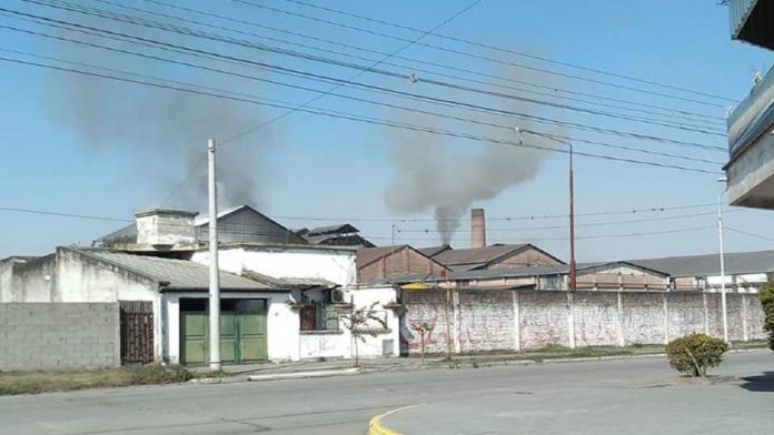 100 toneladas de Hollín por día expulsa el Ingenio Ñuñorco en Monteros