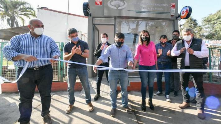 Inauguraron cajeros automáticos en Sargento Moya y Acheral