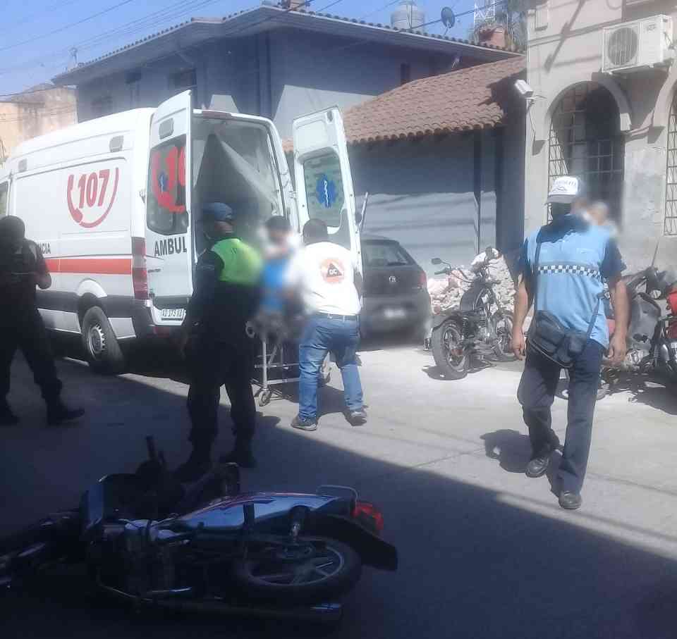 Un peatón fue embestido por una motocicleta en el centro de Monteros