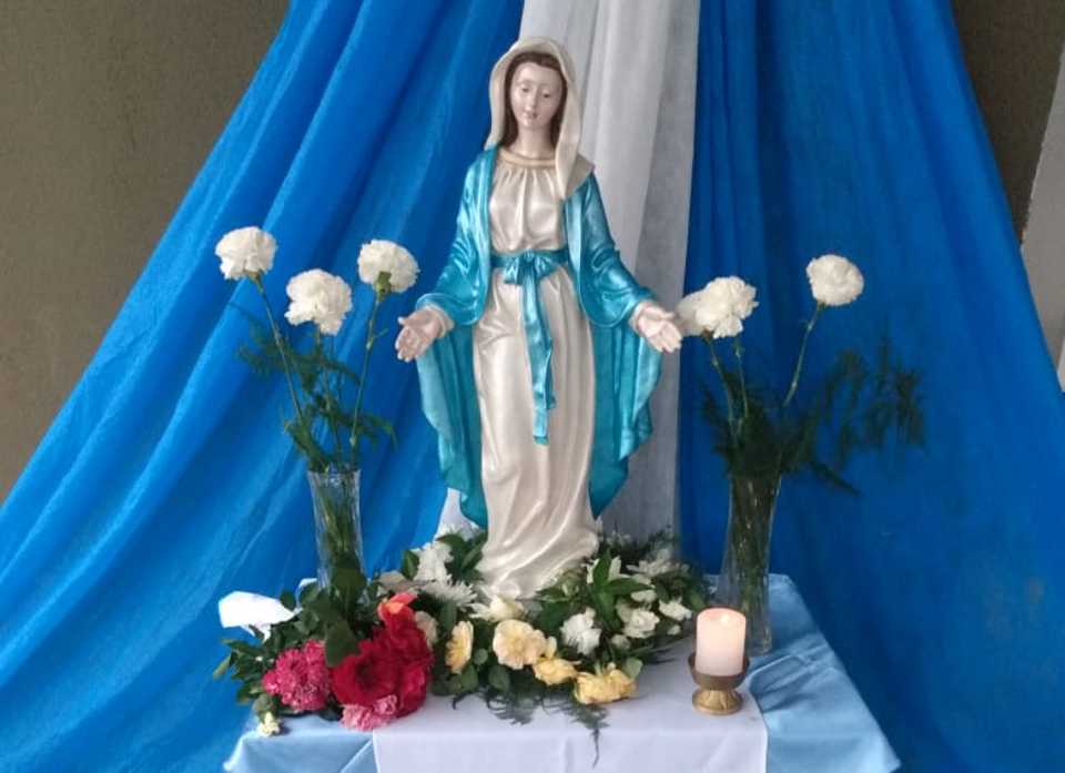 Homenaje en Monteros a la Santísima Madre de la Medalla Milagrosa