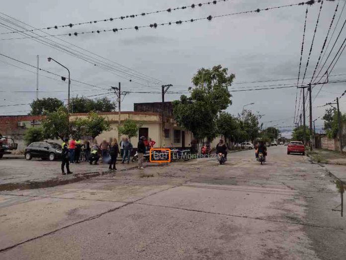 Resbaló con su moto en Monteros y resultó herida