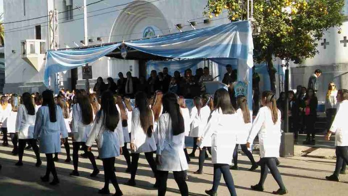 DESFILE 9 DE JULIO - REVOLUCION DE MAYO EN MONTEROS