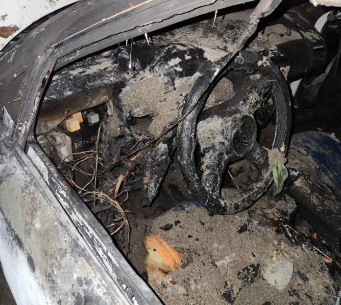 INCENDIO DE AUTOMOVIL EN ACHERAL