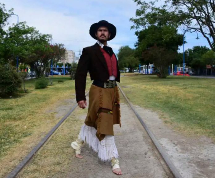 MAXIMILIANO CATILLO REY DEL MALAMBO EN ARGENTINA