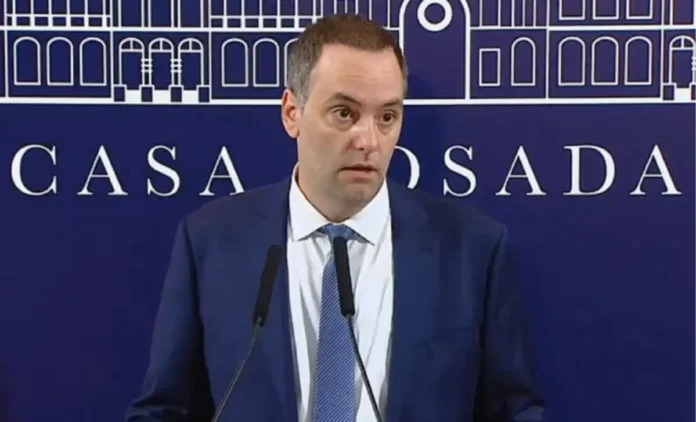 ADORNI SOBRE LOS CARGOS HEREDITARIOS