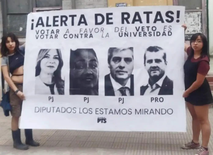 ESTUDIANTES DE LA UNT CONTRA LOS DIPUTADOS TUCUMANOS