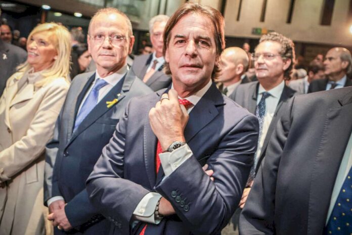 el-marketing-de-lacalle-pou-no-oculta-un-lastre-de-deuda-social-y-corrupcion
