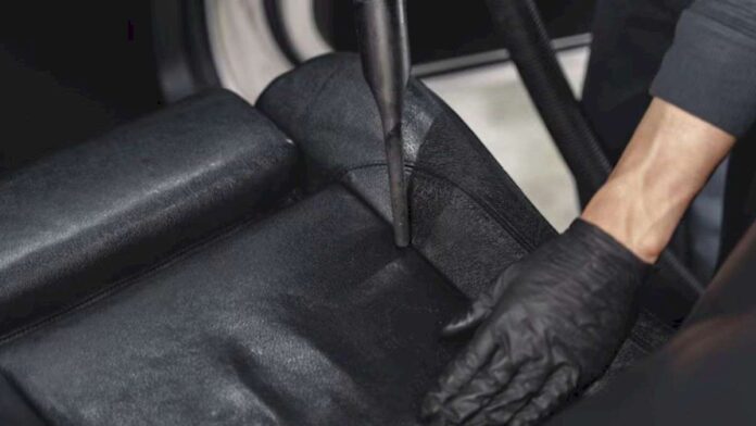 el-truco-casero-que-ensena-a-limpiar-el-tapizado-del-auto-en-pocos-minutos