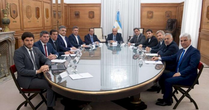 crece-la-presion-de-gobernadores-y-opositores-sobre-el-gobierno-por-el-presupuesto-2025