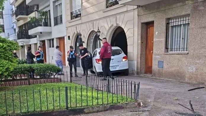 conductor-borracho-se-incrusto-con-un-auto-en-un-edificio-en-plena-avenida-del-libertador