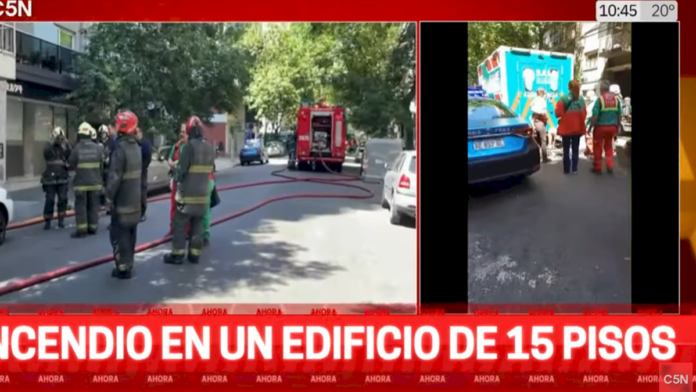 se-incendio-un-edificio-de-quince-pisos-en-palermo