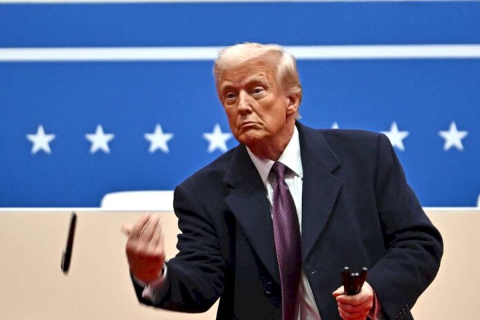 donald-trump-y-un-ultimatum-a-colombia:-bloqueo-economico-si-no-reciben-a-los-deportados