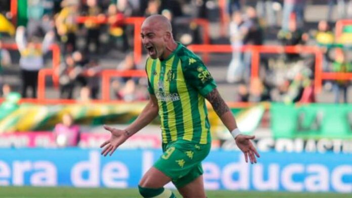 santiago-silva-vuelve-al-futbol-argentino-a-los-44-anos:-en-que-club-se-ficho