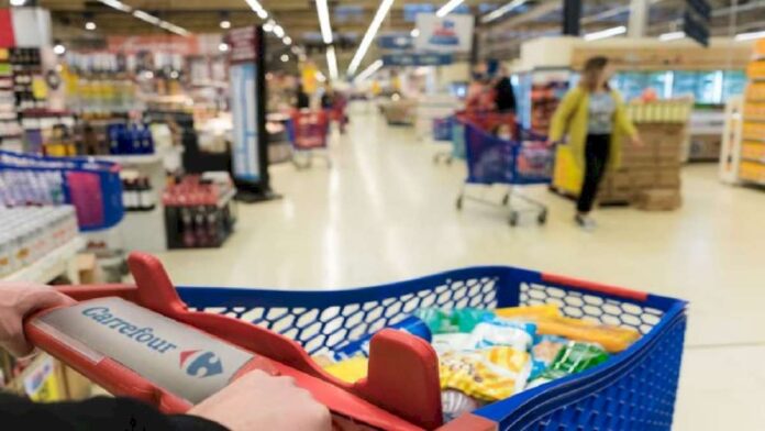 asi-es-el-sueldo-de-un-cajero-del-supermercado-carrefour-con-el-aumento-de-febrero-2025