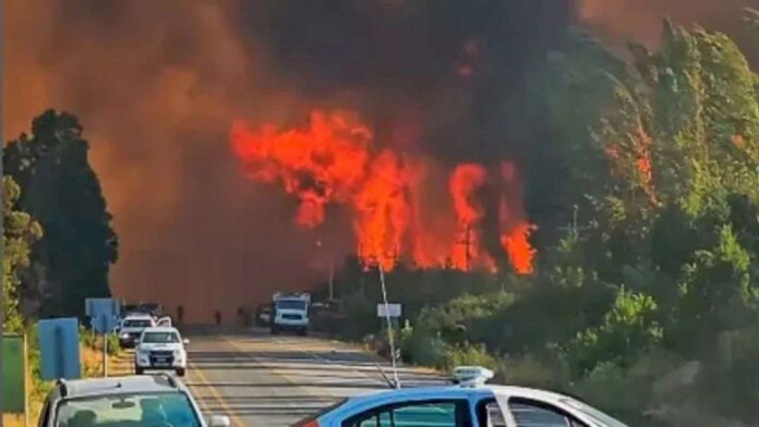 el-fuego-en-el-bolson-avanza-hacia-una-zona-poblada-y-ya-hay-evacuados