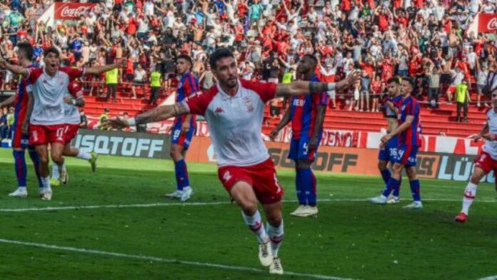 un-minuto-de-silencio:-las-cargadas-de-huracan-tras-ganarle-el-clasico-a-san-lorenzo